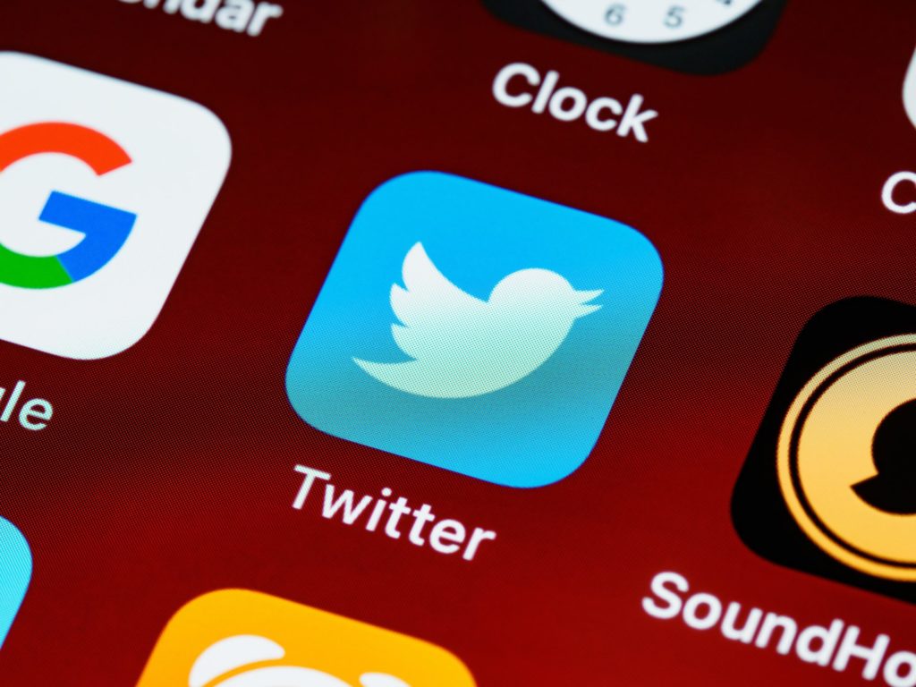 Twitter shut down for thousands of users all over the world with users furious over the downtime